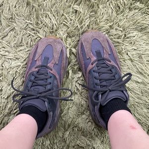 Yeezy Boosy 700 ‘ Mauve
